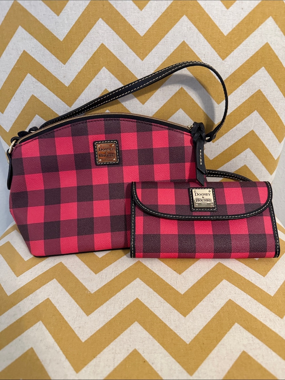 NWOT Dooney & Bourke Plaid Tucker Robin Crossbody/Matching Continental Wallet.